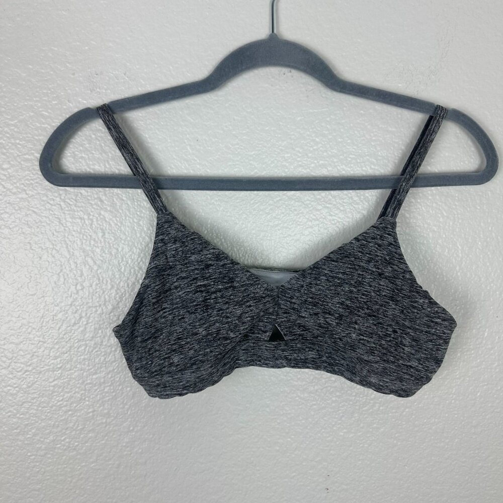 Alo Yoga Grey Cut Out Sports Bra S V Neck Athletic Activewear Athleisure Stretch
